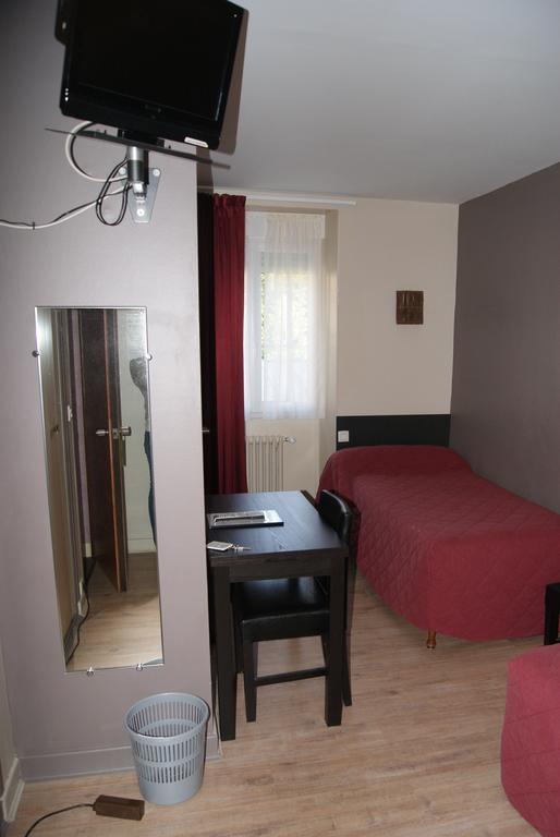 Logis Hotel Restaurant Des Voyageurs Tarnac Zimmer foto