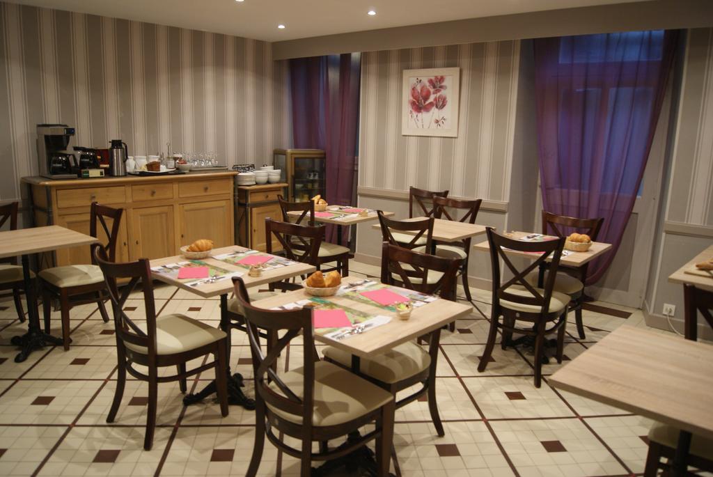 Logis Hotel Restaurant Des Voyageurs Tarnac Exterior foto